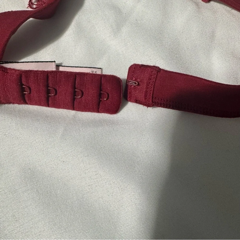 Victoria’s Secret Bralette – Lace – Cranberry Red – Size Medium - Picture 7 of 7